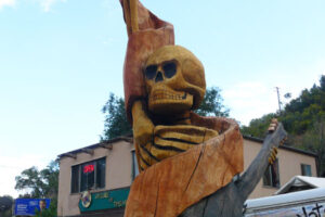 Chainsaw sculpture at The Nature of Things in Manitou Springs, Colorado